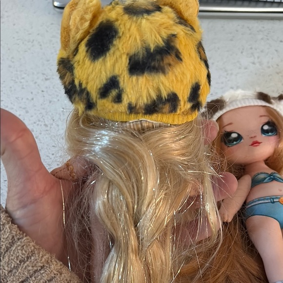 Na! Na! Na! Surprise Dolls Annabelle Moooshe Doll Cow Hat Red Hair MGA 8" - Picture 2 of 4